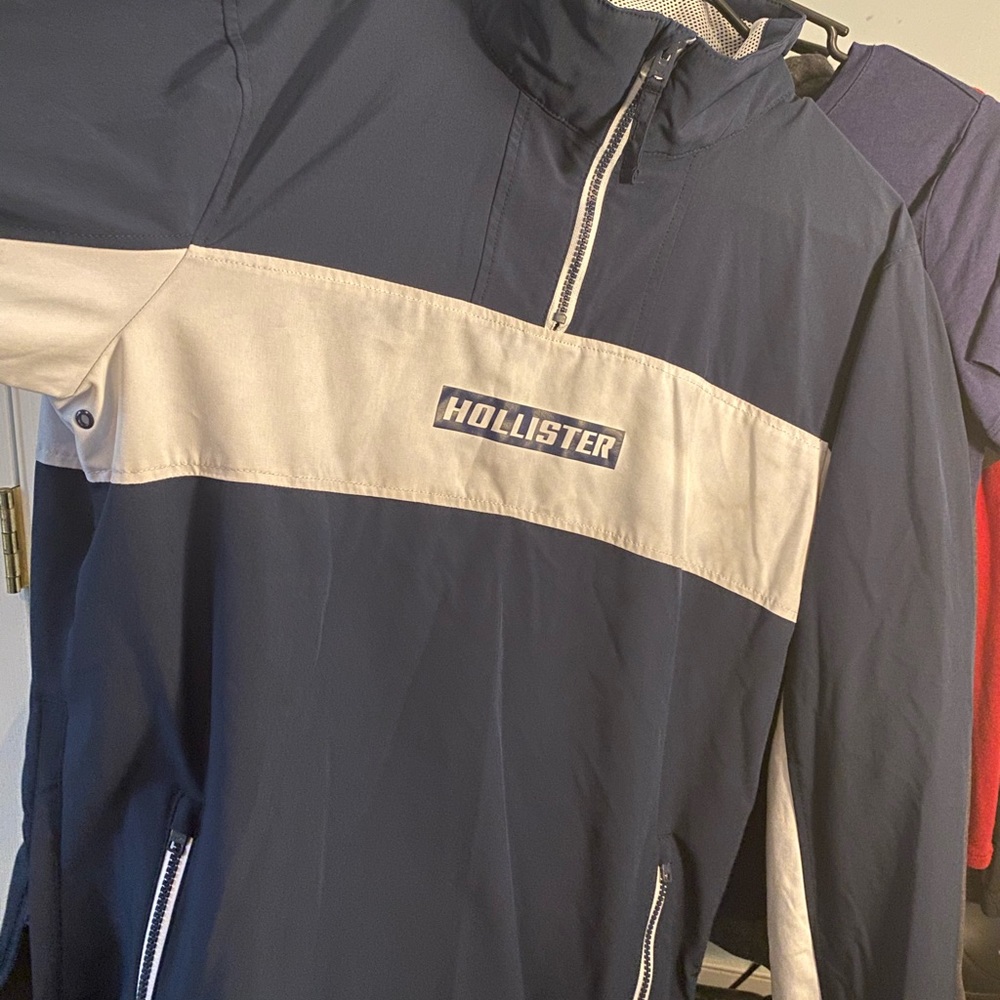Hollister windbreaker